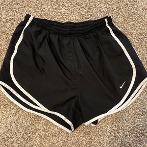Nike shorts size M